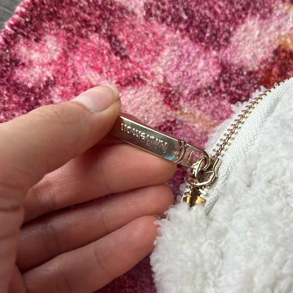 Lululemon 2021 original sherpa belt bag white gold everywhere cross body - Picture 4 of 8